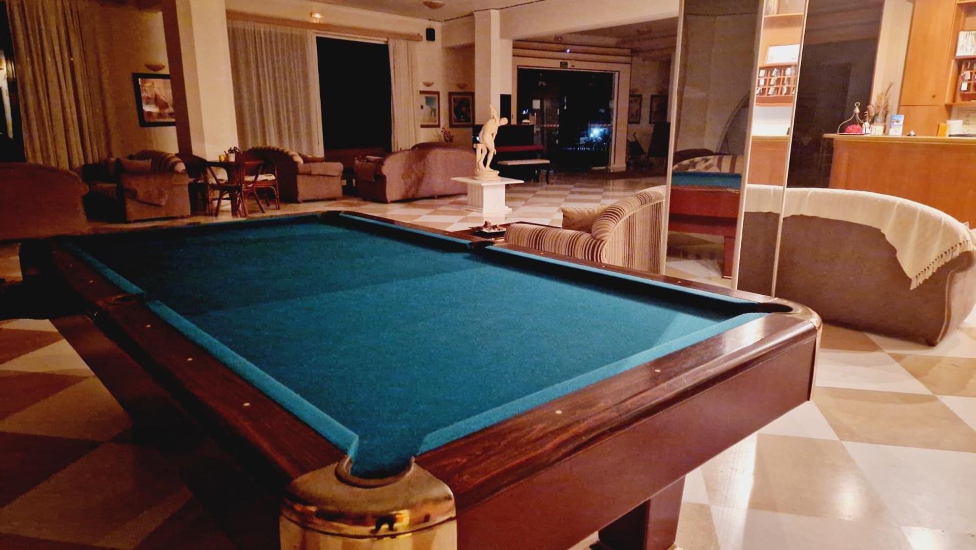 Regina Hotel 키사모스 외부 사진