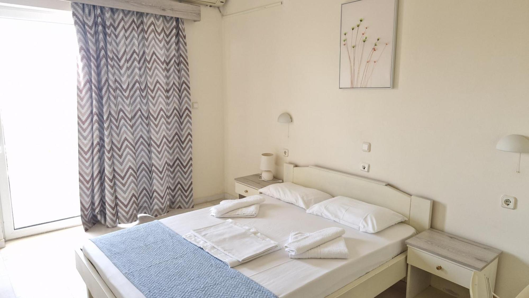 Regina Hotel 키사모스 외부 사진