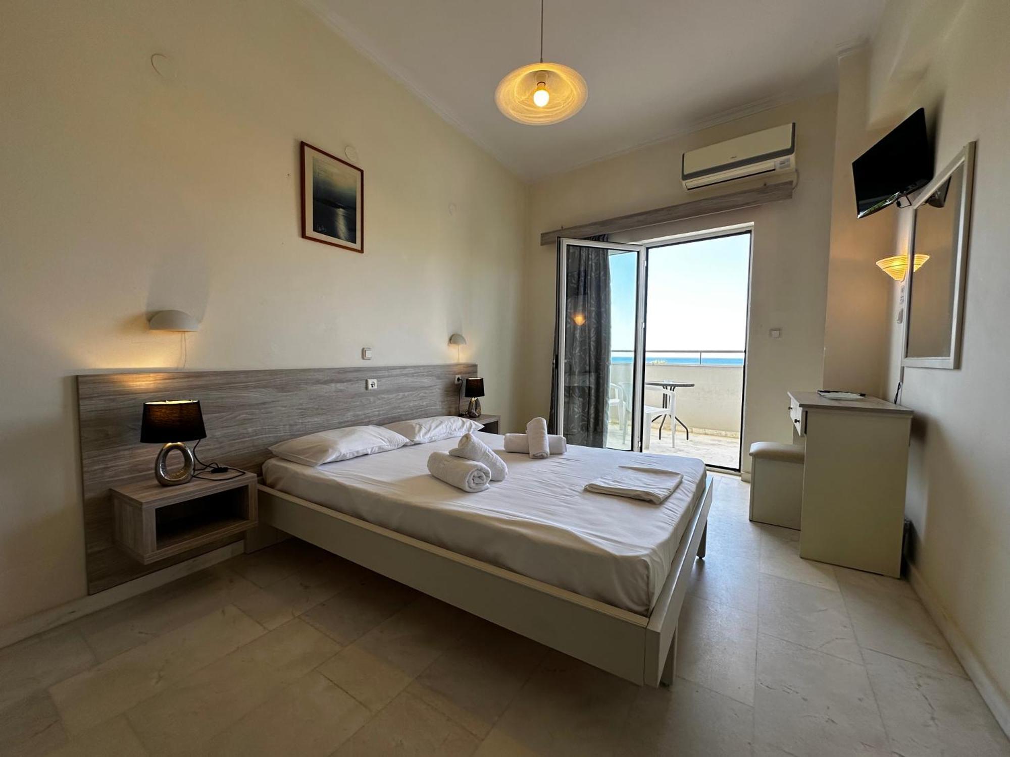 Regina Hotel 키사모스 외부 사진